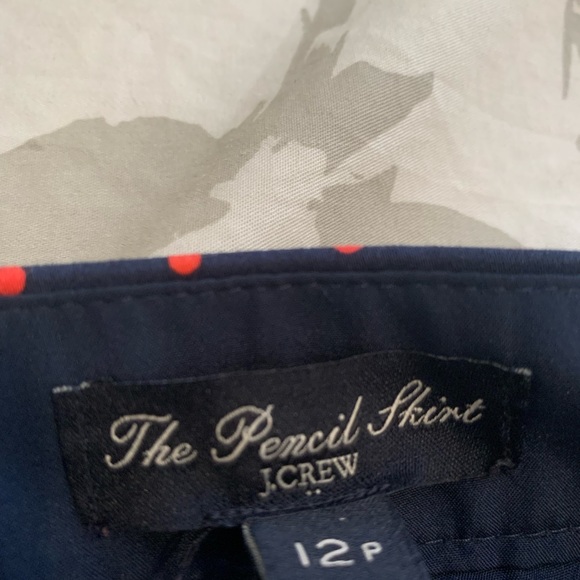 JCREW FACTORY cotton size 12P “The Pencil Skirt” in navy blu w/ red polka dots. - Picture 9 of 12